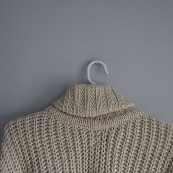 Steve Madden Womens US OS Cream Chunky Knit Turtleneck Pullover Poncho Sweater - Picture 7 of 11